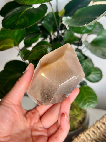 Grade AAA Natural Amphibole Rutile Quartz, Angel Phantom Quartz - from Taquaraçu de Minas, Brazil AFC08, 271g