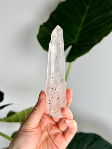Grade AAA Singing Laser Quartz from Batatal, Diamantina -Self-Healed with Hematite Inclusion, with "Daisy Birthmark" SLH48, 111g
