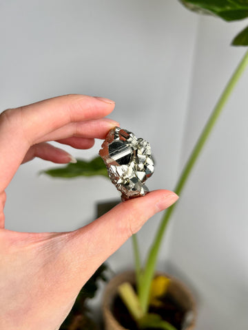 Grade AA Natural Pyrite from Peru – Protection Stone, Solar Plexus, Wealth Manifestation PRP25, 30g