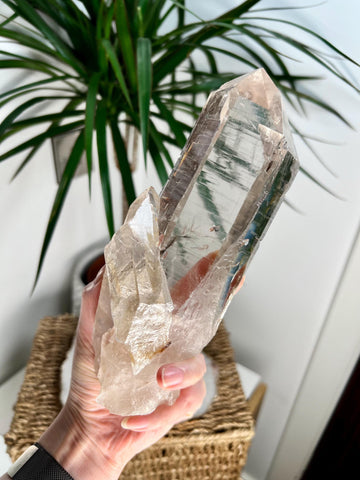 Grade AAA Large Cathedral Lemurian Quartz – Cross Bridge Formation, Iron Inclusion, and Black Rutile from Diamantina, Brazil- LCC12, 1086g