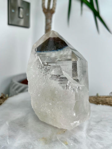 Grade AA Large Cathedral Lemurian Quartz Point – Phantom, Rutile, Rainbows, and Self-Healed, 1.054kg, from Diamantina, Brazil, - LCC10