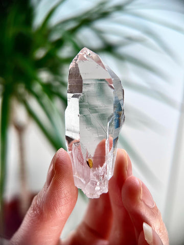 Grade AAA Self-healed Cathedral Lemurian Quartz Point with Iron and Black Needle Rutile, from Diamantina, Brazil- LCC29, 32g