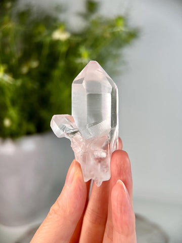 Grade AA Natural Clear Quartz with Bridge Point – Connection & Clarity Crystal from Diamantina, Brazil 63g, QL05