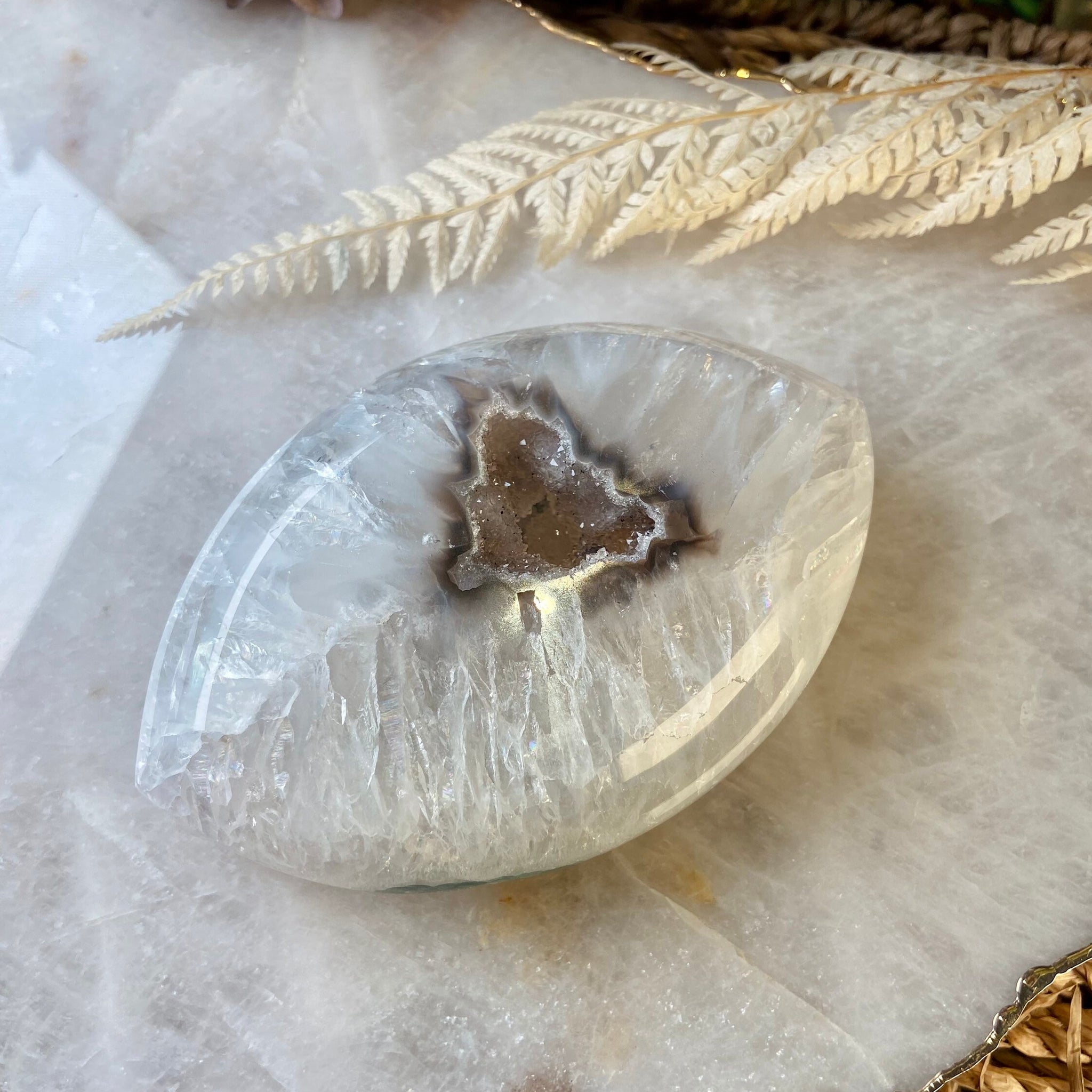 Grade AAA Brazilian Agate Quartz Geode, Energy Protection, Third Eye Opening, Manifestation Crystal 343g