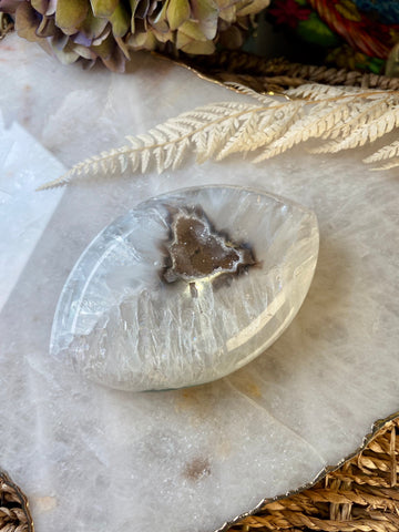 Grade AAA Brazilian Agate Quartz Geode, Energy Protection, Third Eye Opening, Manifestation Crystal 343g