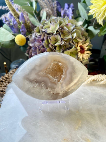 Grade AAA Brazilian Agate Quartz Geode, Energy Protection, Third Eye Opening, Manifestation Crystal, 278g