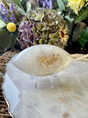 Grade AAA Brazilian Agate Quartz Sugar Geode, Energy Protection, Third Eye Opening, Manifestation Crystal 206g