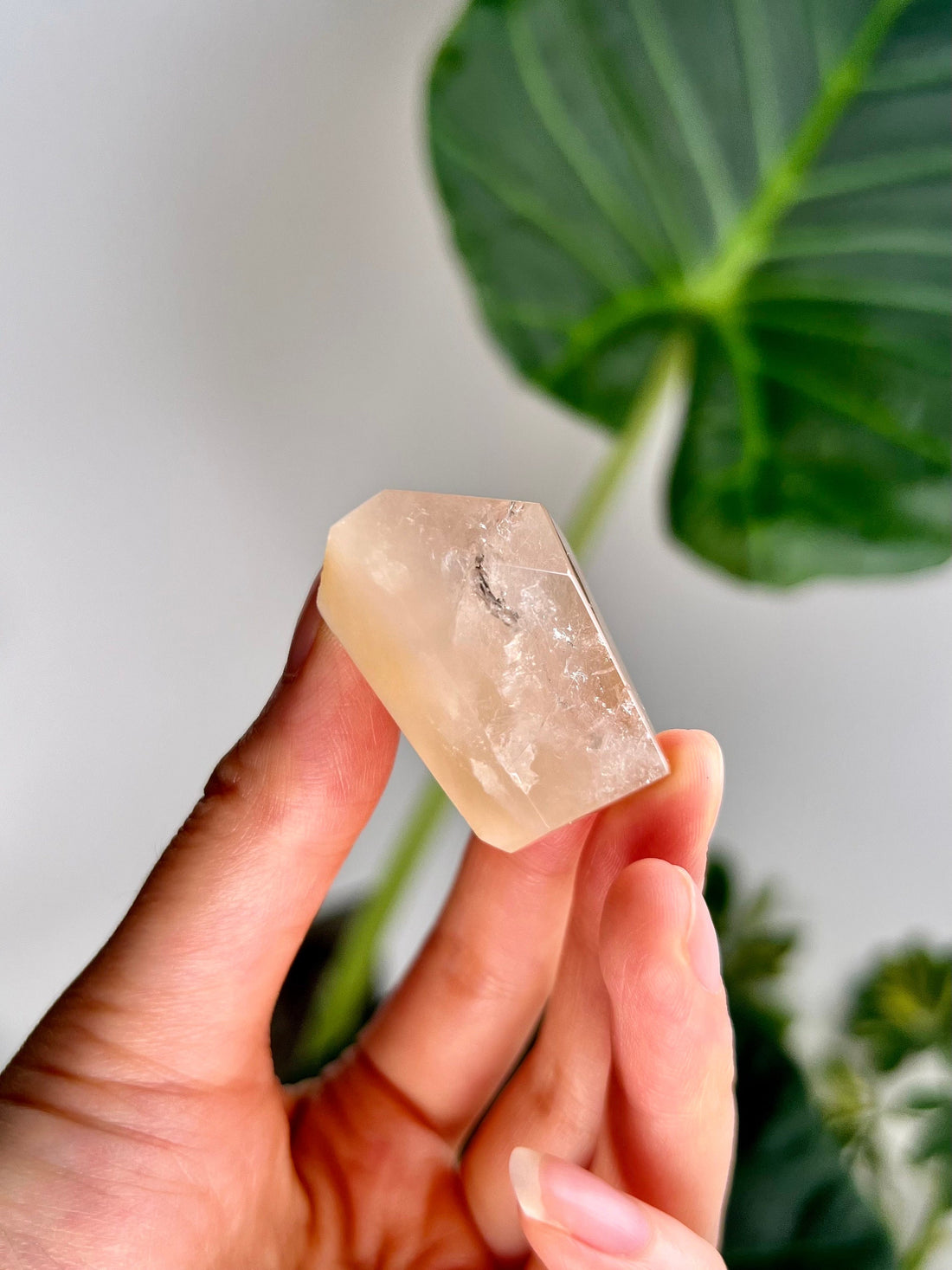 Grade AAA Natural Amphibole Rutile Quartz, Angel Phantom Quartz - from Taquaraçu de Minas, Brazil AFC22, 33g