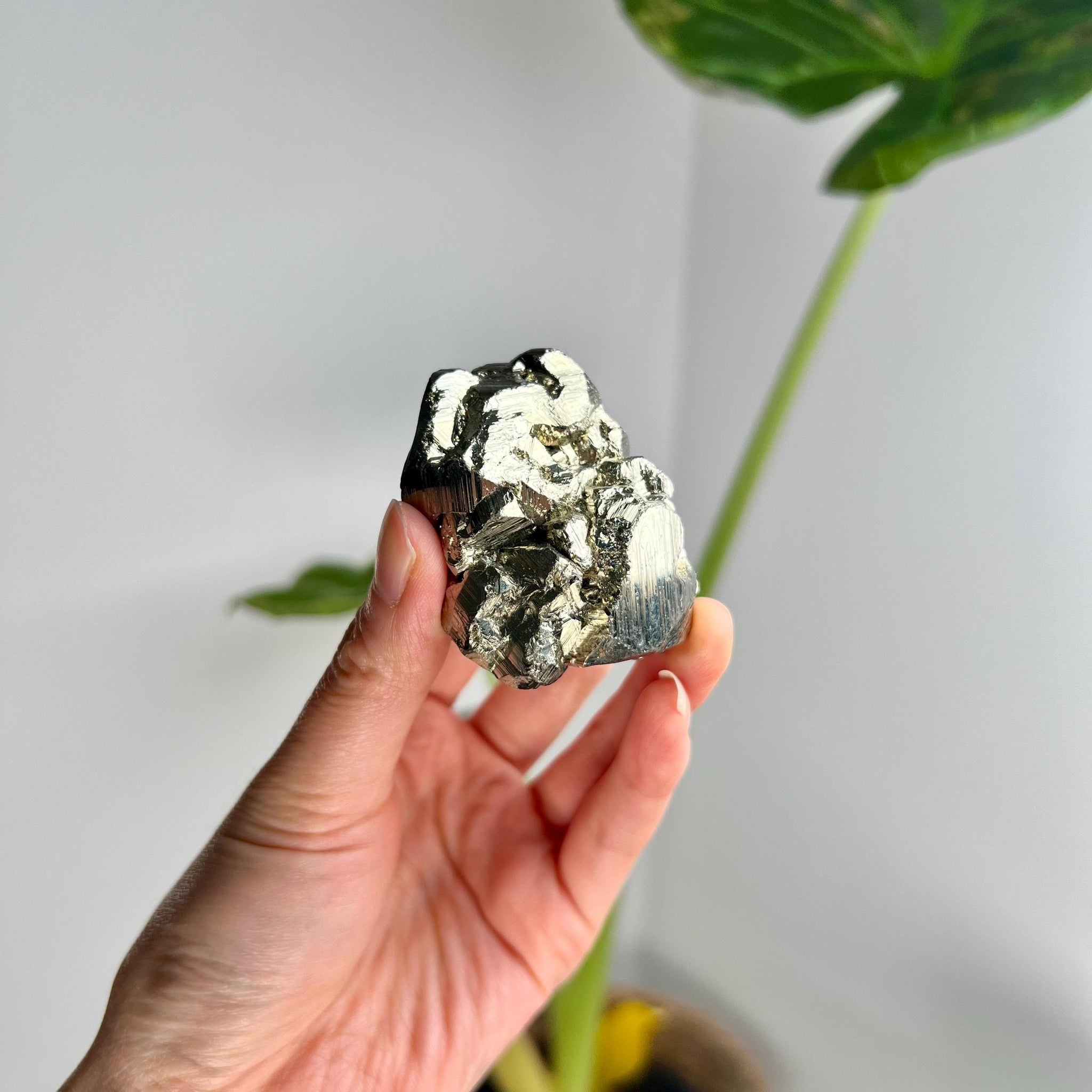 Grade AA Natural Pyrite with quartz from Peru – Protection Stone, Solar Plexus, Wealth Manifestation PRP31, 158g