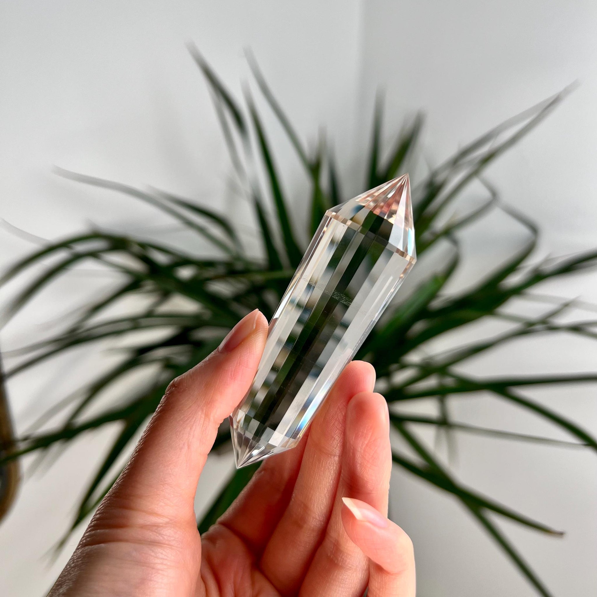 Grade AAA+ Natural Lemurian Seed Quartz 24-Sided Vogel Wand - Top Quality, Perfectly Crafted, Travel Size LVT01, 79g