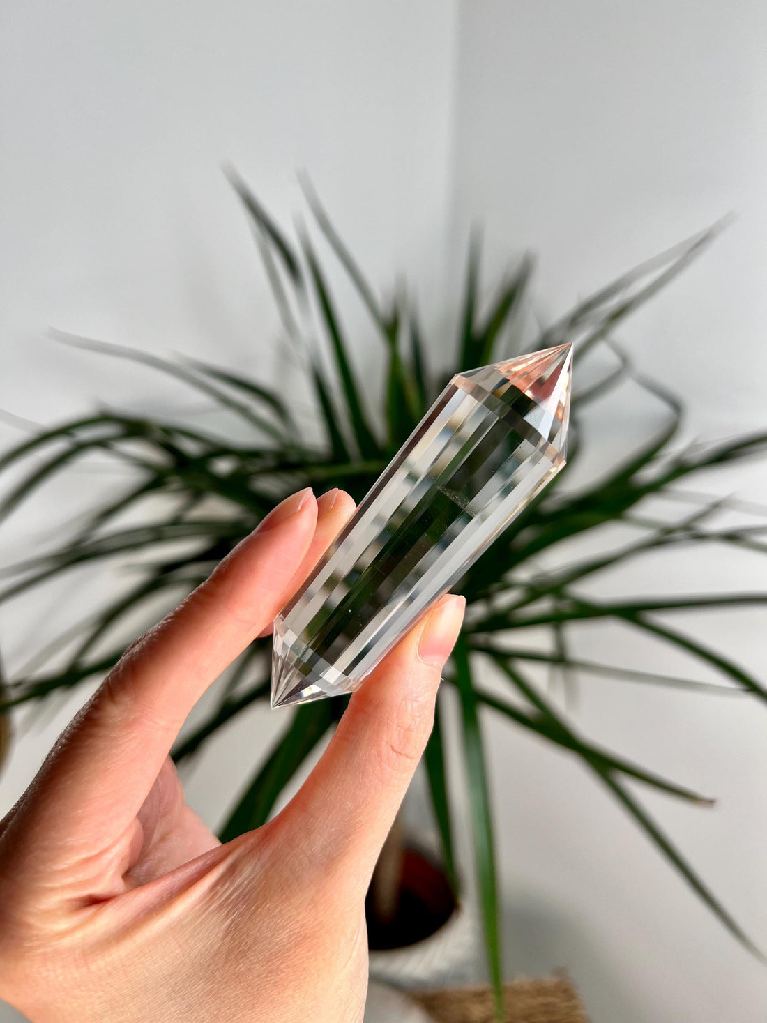 Grade AAA+ Natural Lemurian Seed Quartz 24-Sided Vogel Wand - Top Quality, Perfectly Crafted, Travel Size LVT01, 79g