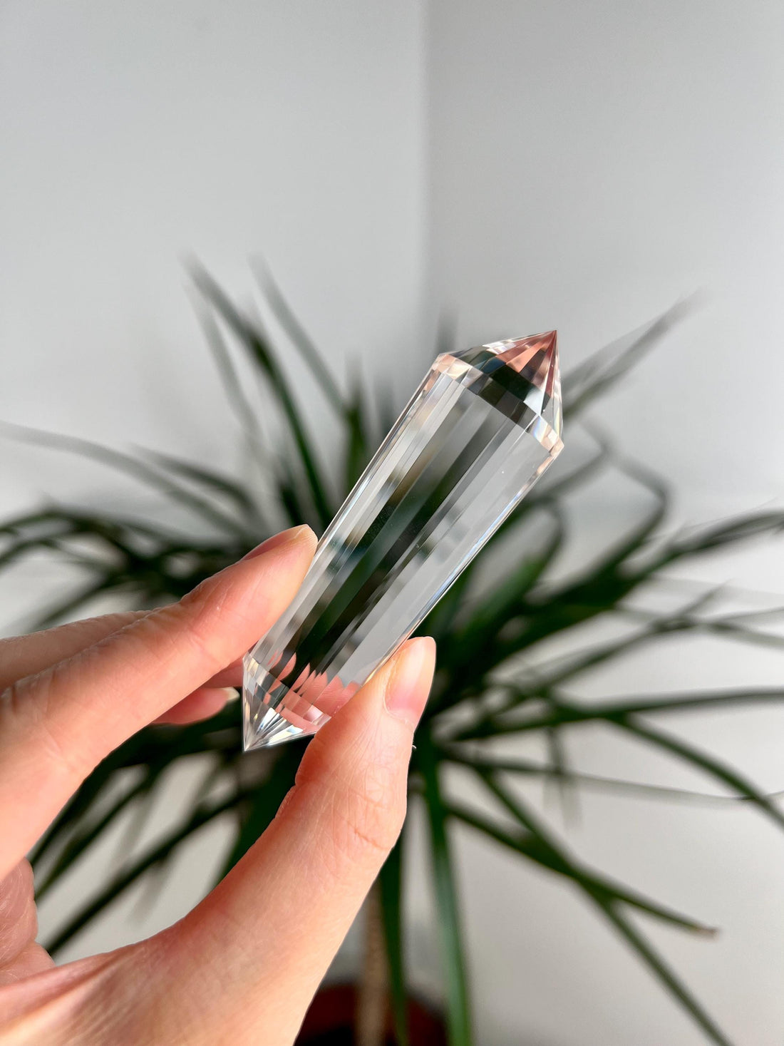 Grade AAA+ Natural Lemurian Seed Quartz 24-Sided Vogel Wand - Top Quality, Perfectly Crafted, Travel Size LVT02, 56g