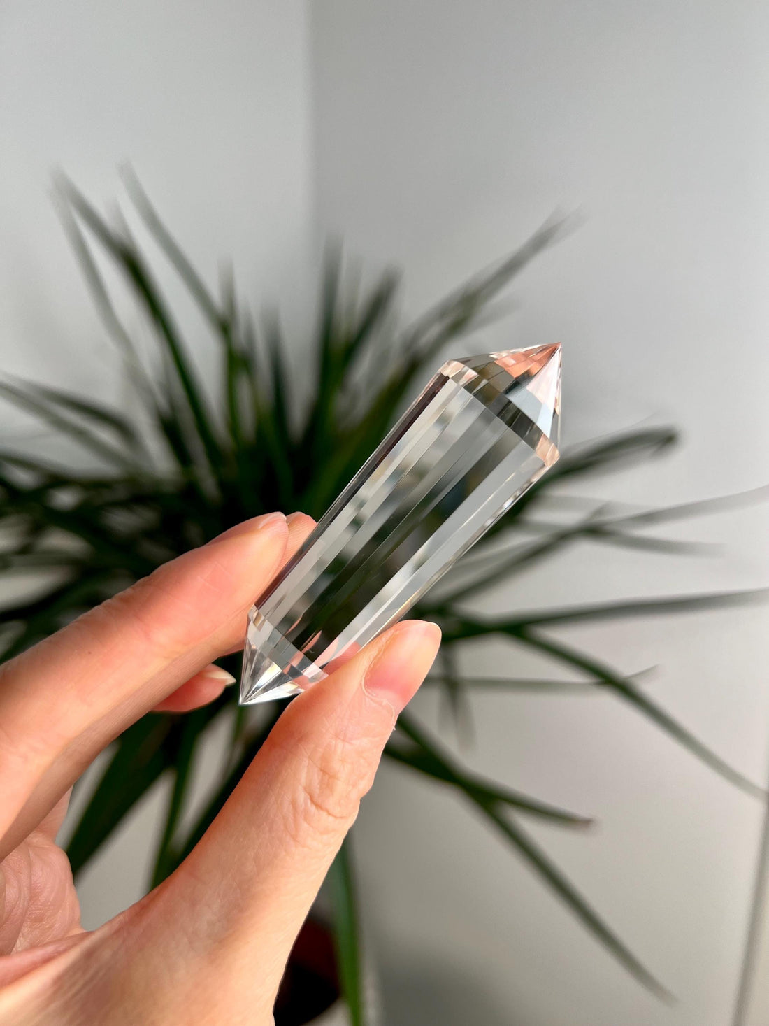 Grade AAA+ Natural Lemurian Seed Quartz 24-Sided Vogel Wand - Top Quality, Perfectly Crafted, Travel Size LVT11, 49g
