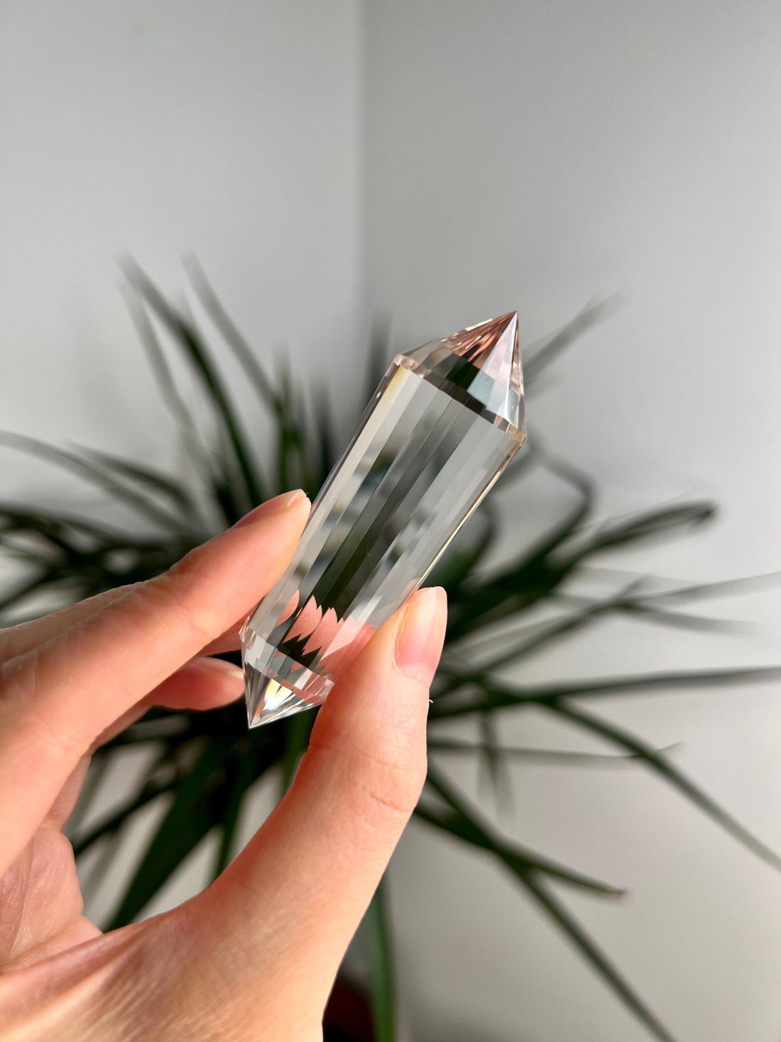 Grade AAA+ Natural Lemurian Seed Quartz 24-Sided Vogel Wand - Top Quality, Perfectly Crafted, Travel Size LVT04, 47g