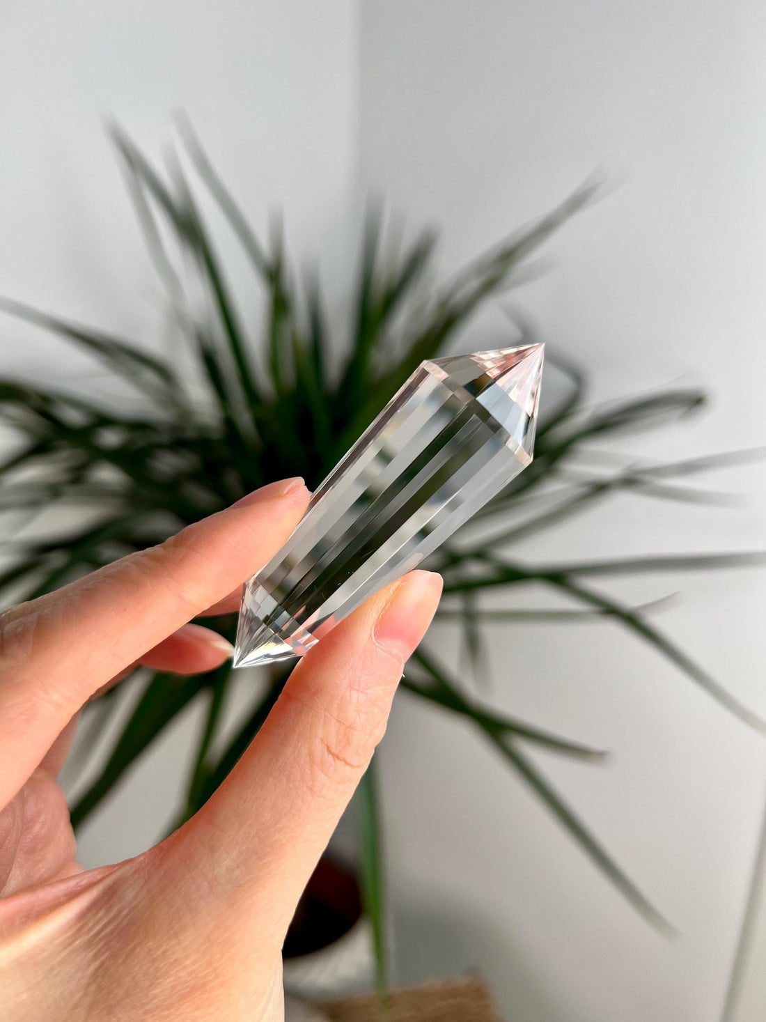 Grade AAA+ Natural Lemurian Seed Quartz 24-Sided Vogel Wand - Top Quality, Perfectly Crafted, Travel Size LVT10, 45g