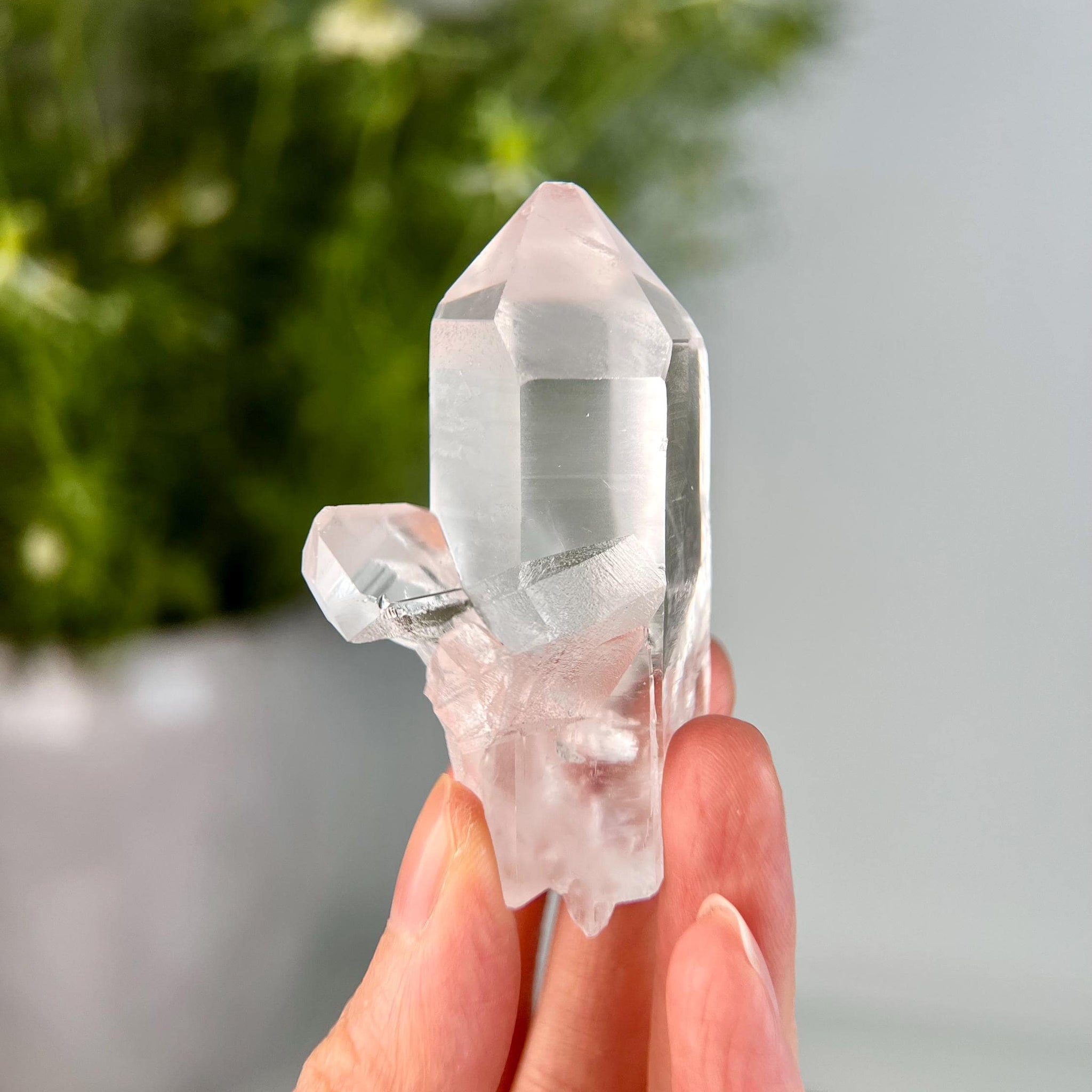 Grade AA Natural Clear Quartz with Bridge Point – Connection & Clarity Crystal from Diamantina, Brazil 63g, QL05