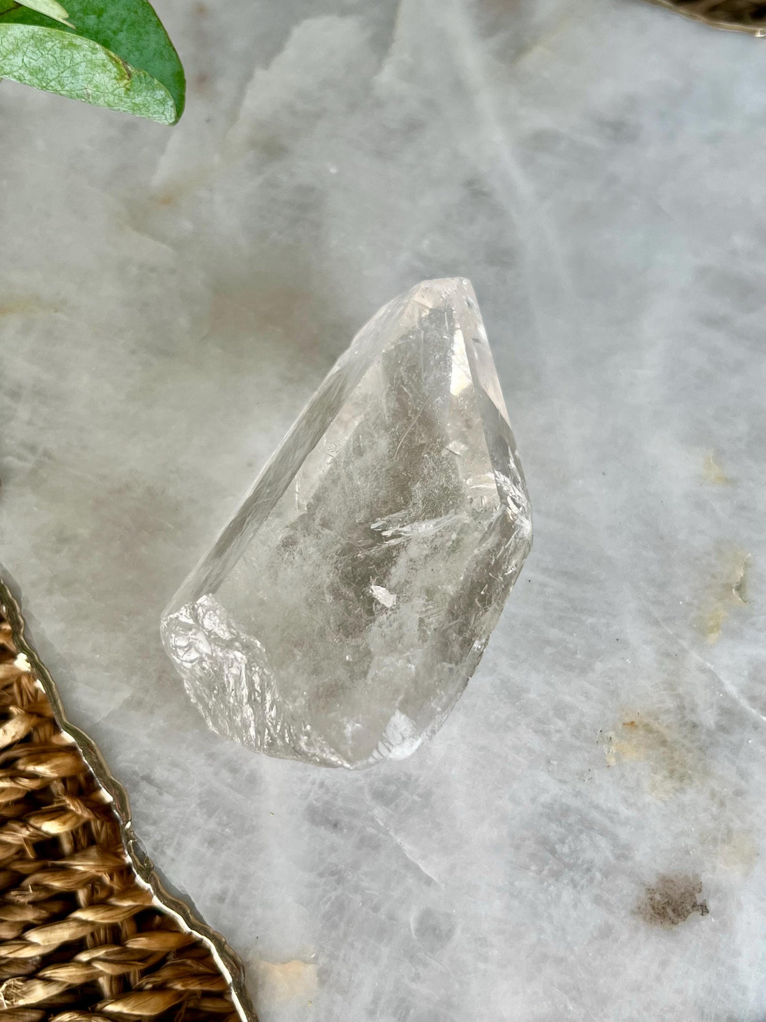 Grade AA Natural Etched Clear Quartz Point with Rainbow - A Beacon of Pure Energy and Insight QPC12, 138g